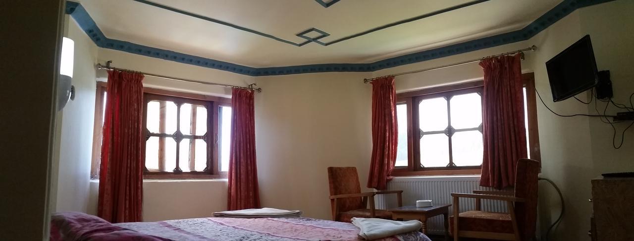 Hotel Gulmarg Inn Ngoại thất bức ảnh